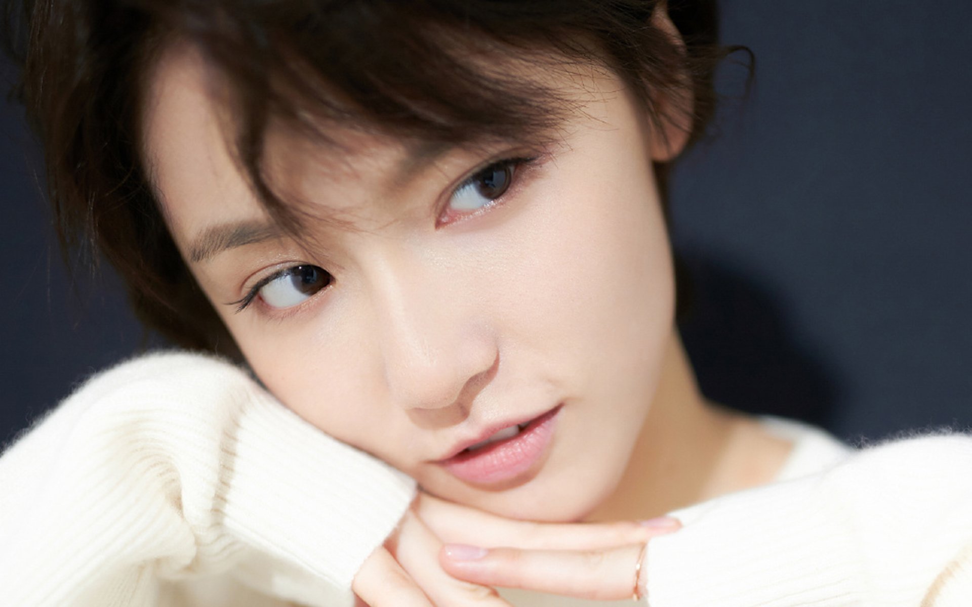 仰泳项目希腊女将稳步晋级,仰泳国际比赛