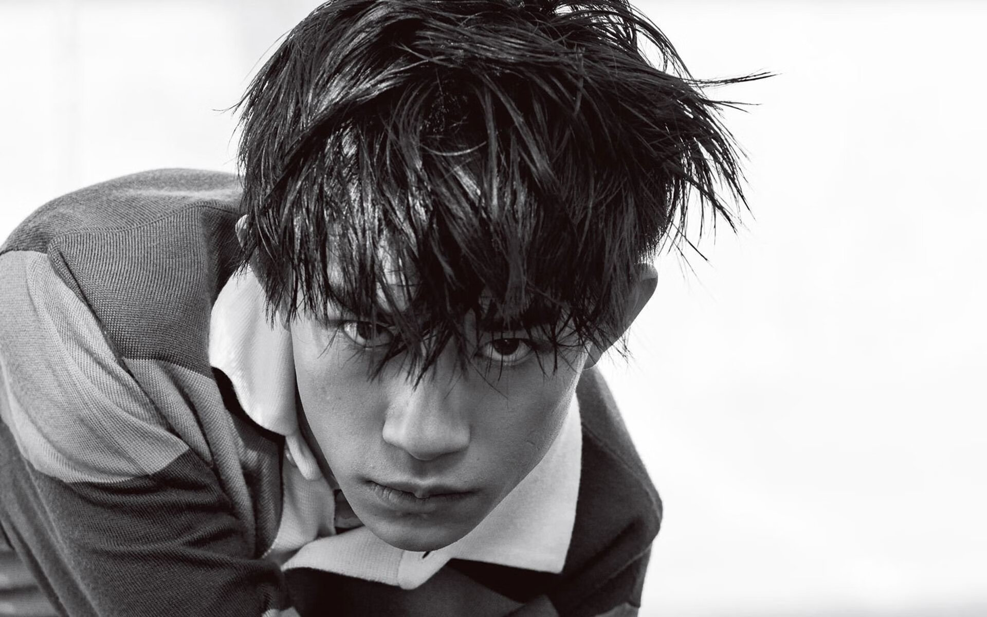 九游登录入口-马刺球员赛后与小球迷合影温馨满满，马刺队球迷